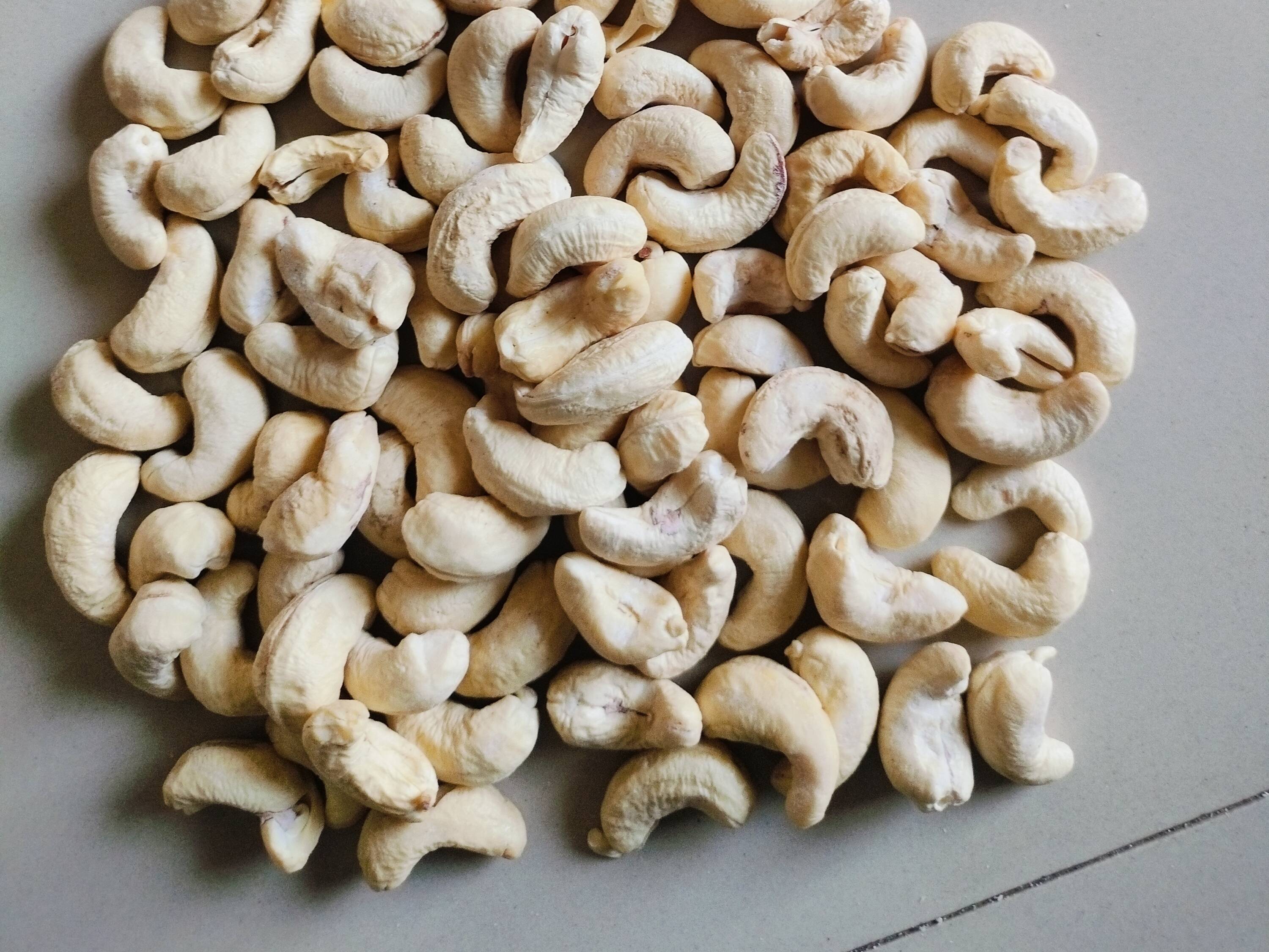 W180 Cashew for sale in Pune, Maharashtra