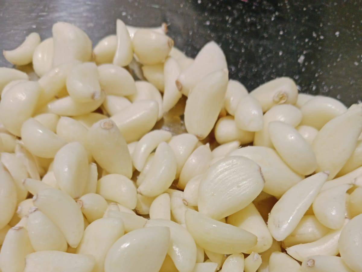 Peeled Garlic for sale in Solan, Himachal Pradesh